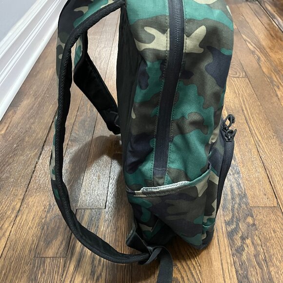 PUMA Outlander 21.2L for 17" Laptop / MacBook Pro Camo Backpack PSC1004 - Picture 9 of 16